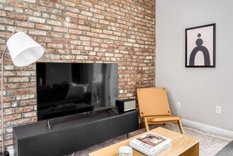 219 E 28th St, Unit 5D in New York, NY - Building Photo - Building Photo