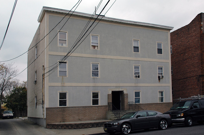 354-358 E 24 St in Paterson, NJ - Building Photo - Building Photo