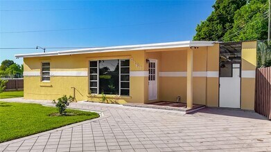 4161 NE 15th Terrace in Pompano Beach, FL - Building Photo - Building Photo