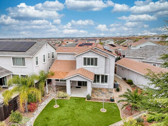 740 Baronial Ct in Rocklin, CA - Building Photo - Building Photo