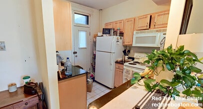 112 Queensberry St, Unit 5 in Boston, MA - Building Photo - Building Photo