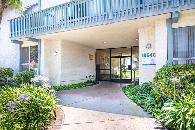 Woodridge Apartments