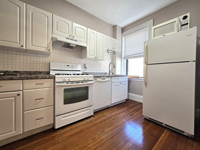 property at 25 Alton Pl