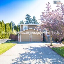24001 70th Ave Ct E in Graham, WA - Building Photo - Building Photo