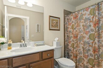 9816 Giaveno Cir in Naples, FL - Foto de edificio - Building Photo