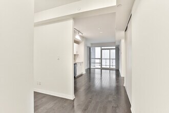 460 Adelaide St E in Toronto, ON - Building Photo - Building Photo