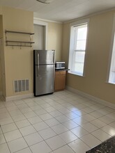 2222 W Lyndale St, Unit 1 in Chicago, IL - Building Photo - Building Photo