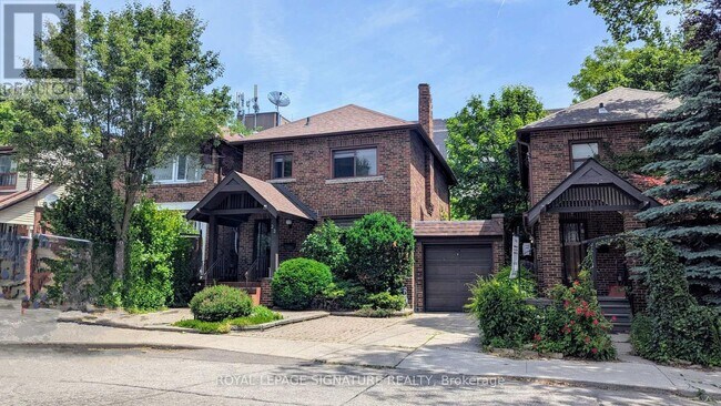 23 Lorindale Ave in Toronto, ON - Building Photo - Building Photo