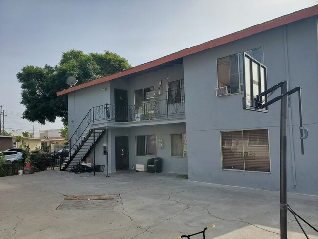 1718 Evergreen St in Santa Ana, CA - Building Photo - Building Photo