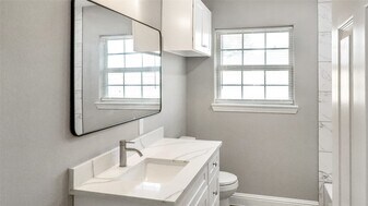 5739 Turtle Creek Rd in Houston, TX - Building Photo