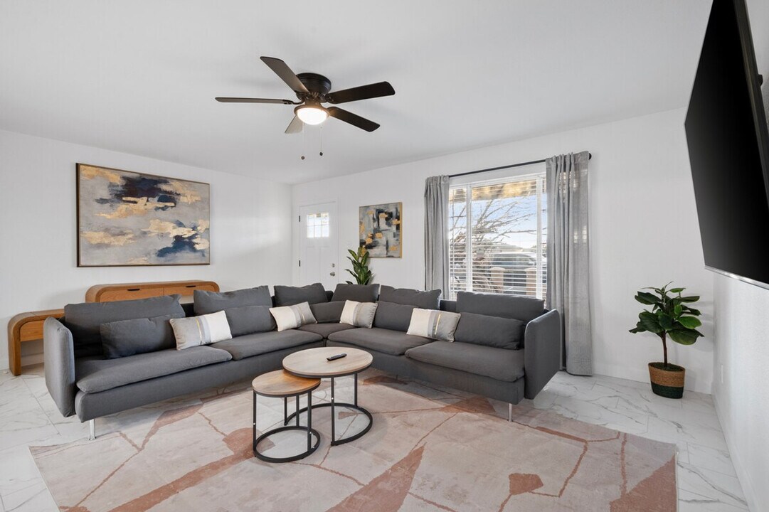 3023 N 40th Ln in Phoenix, AZ - Building Photo