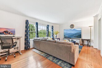 6719 Baron Rd in McLean, VA - Building Photo - Building Photo