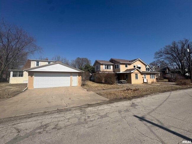 property at 3521 1/2 24th Ave