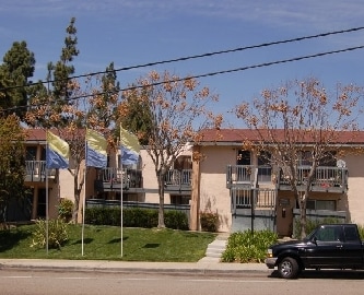 Summer Ridge at Fallbrook in Fallbrook, CA - Foto de edificio - Building Photo