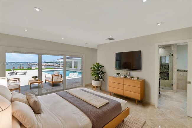 property at 200 Harbor Dr