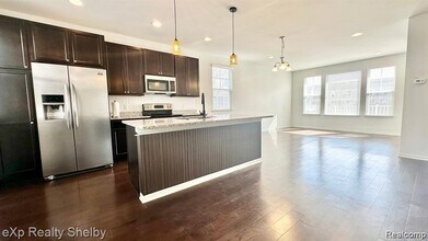 1071 N Sherman Dr in Royal Oak, MI - Building Photo - Building Photo