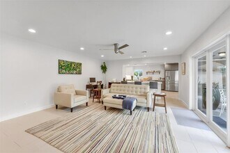 12326 Old Oaks Dr in Houston, TX - Building Photo - Building Photo