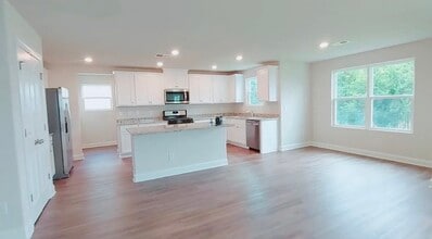 654 Southwick Pl in Mebane, NC - Building Photo - Building Photo