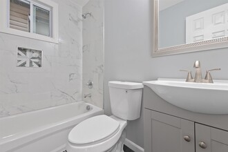 58 Old Bergen Rd in Jersey City, NJ - Building Photo - Building Photo