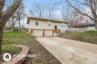 1905 SW Onyx St in Blue Springs, MO - Building Photo - Building Photo