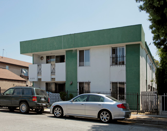 6530 Malabar St in Huntington Park, CA - Foto de edificio - Building Photo