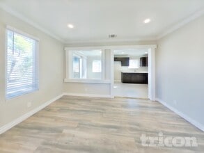 16347 Solvang Ave in Victorville, CA - Foto de edificio - Building Photo