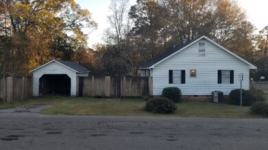 216 Stevens Dr in Hattiesburg, MS - Building Photo - Building Photo