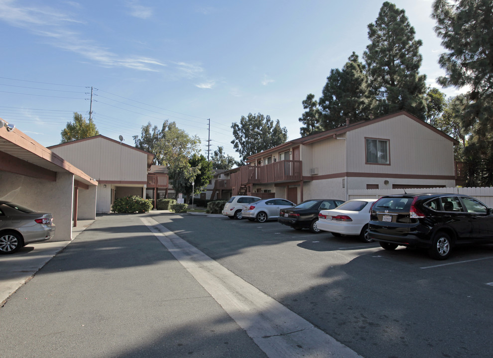 13251 Newland St in Garden Grove, CA - Building Photo