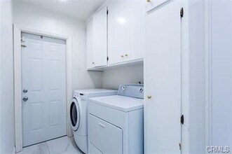 3445 Caribeth Dr in Los Angeles, CA - Building Photo - Building Photo