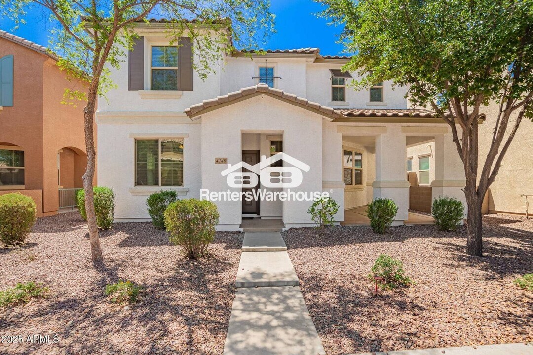 4149 E Devon Dr in Gilbert, AZ - Building Photo