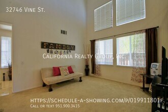 32746 Vine St in Temecula, CA - Foto de edificio - Building Photo