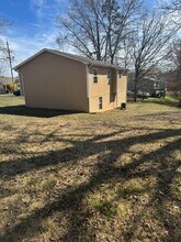 1728 Sundrop Dr in Knoxville, TN - Foto de edificio - Building Photo