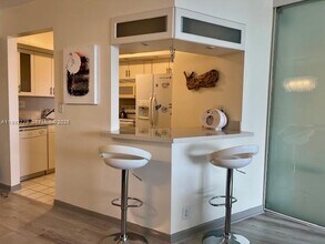 3300 NE 191st St in Aventura, FL - Building Photo - Building Photo