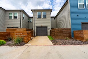 9015 Cattle Baron Path in Austin, TX - Building Photo