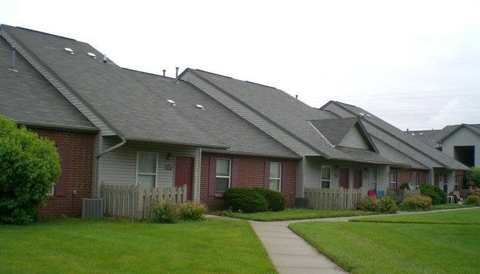 Fox Pointe Apartments in Columbus, IN - Foto de edificio