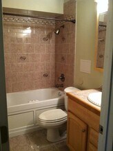 10150 E Virginia Ave, Unit 5-105 in Denver, CO - Foto de edificio - Building Photo