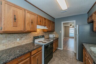 6638 Lexington Dr in Beaumont, TX - Foto de edificio - Building Photo