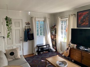 736 Silver Lake Blvd, Unit na in Los Angeles, CA - Building Photo - Building Photo