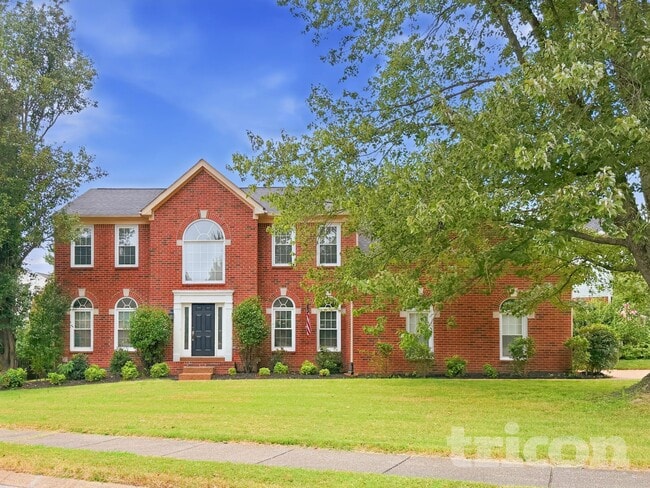 property at 1267 Buckingham Cir