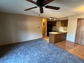 2604 4th Ave NE, Unit 2 in Rochester, MN - Foto de edificio - Building Photo