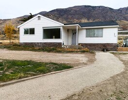 2836 Canyon Rd in Pleasant Grove, UT - Building Photo