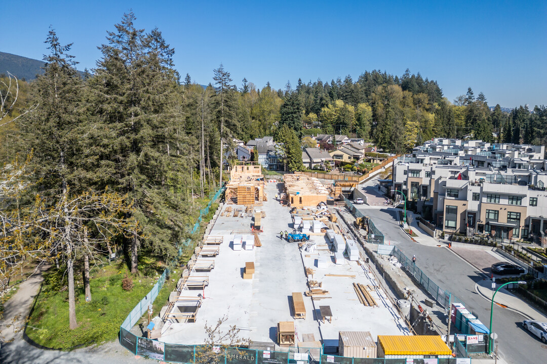 Emerald in North Vancouver, BC - Building Photo