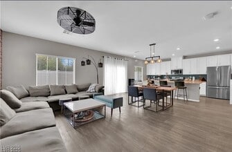 2205 Ozzy Ave in Henderson, NV - Building Photo - Building Photo