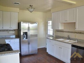 6305 Almond Dr in Bakersfield, CA - Building Photo - Building Photo