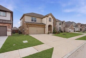 1216 Rosebay Dr in Justin, TX - Building Photo - Building Photo