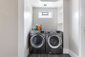 5409 Bridge Ave in Cleveland, OH - Building Photo - Building Photo