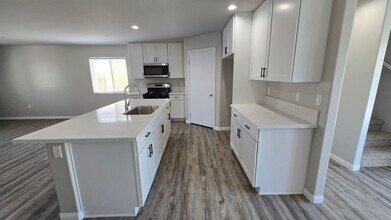 1837 Walnut Dr in Arvin, CA - Building Photo - Building Photo