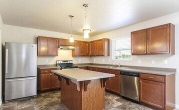 501 Alecia Ave in Kalamazoo, MI - Building Photo - Building Photo