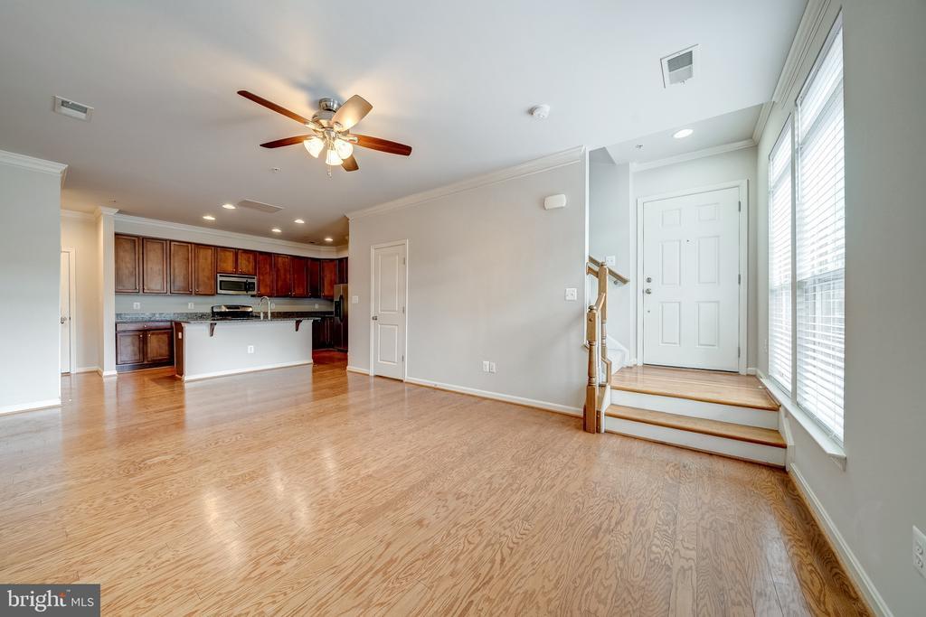 7764 Cedar Branch Drive in Gainesville, VA - Building Photo