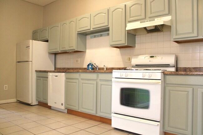 171 Washington St, Unit 1 in Lynn, MA - Foto de edificio - Building Photo